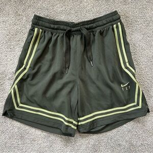 NIKE FLY Men's Dark Green Basketball Shorts with Stripes